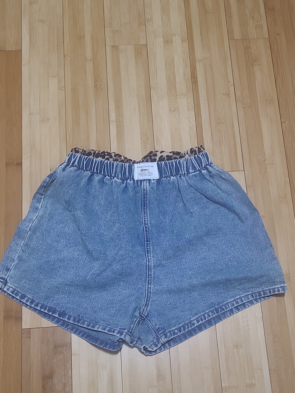 Denim High-Waist Elastic Shorts with Leopard Waistband